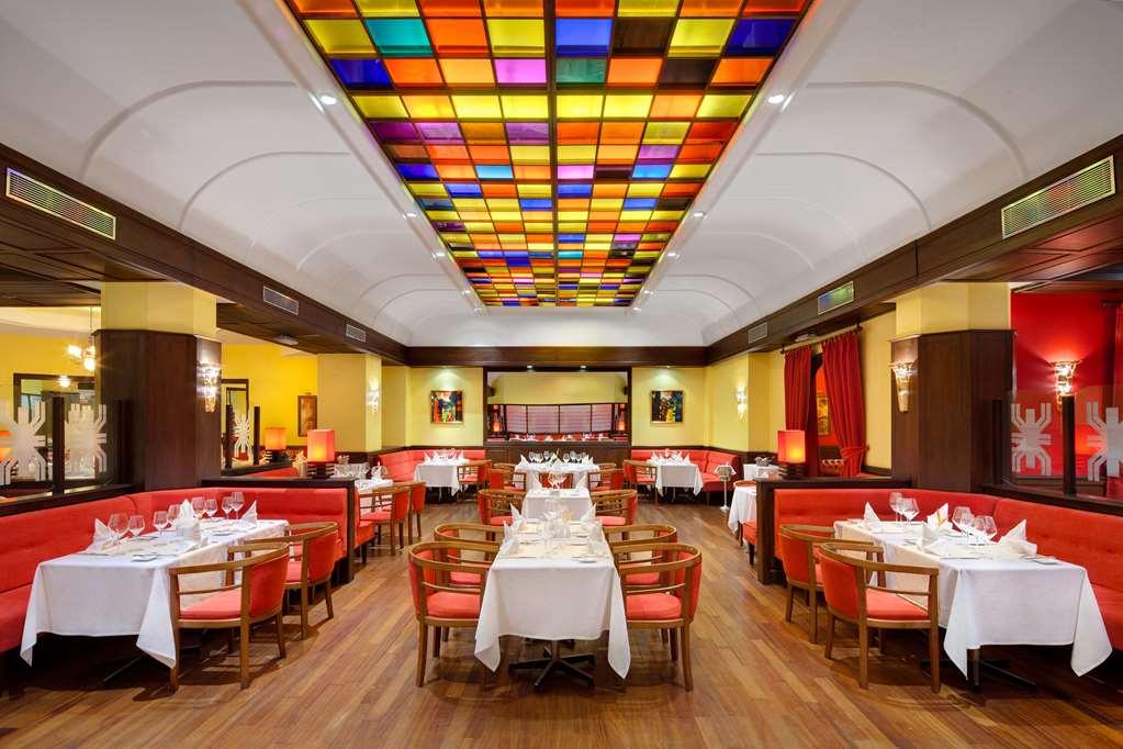 Hilton Yaounde Hotell Restaurang bild