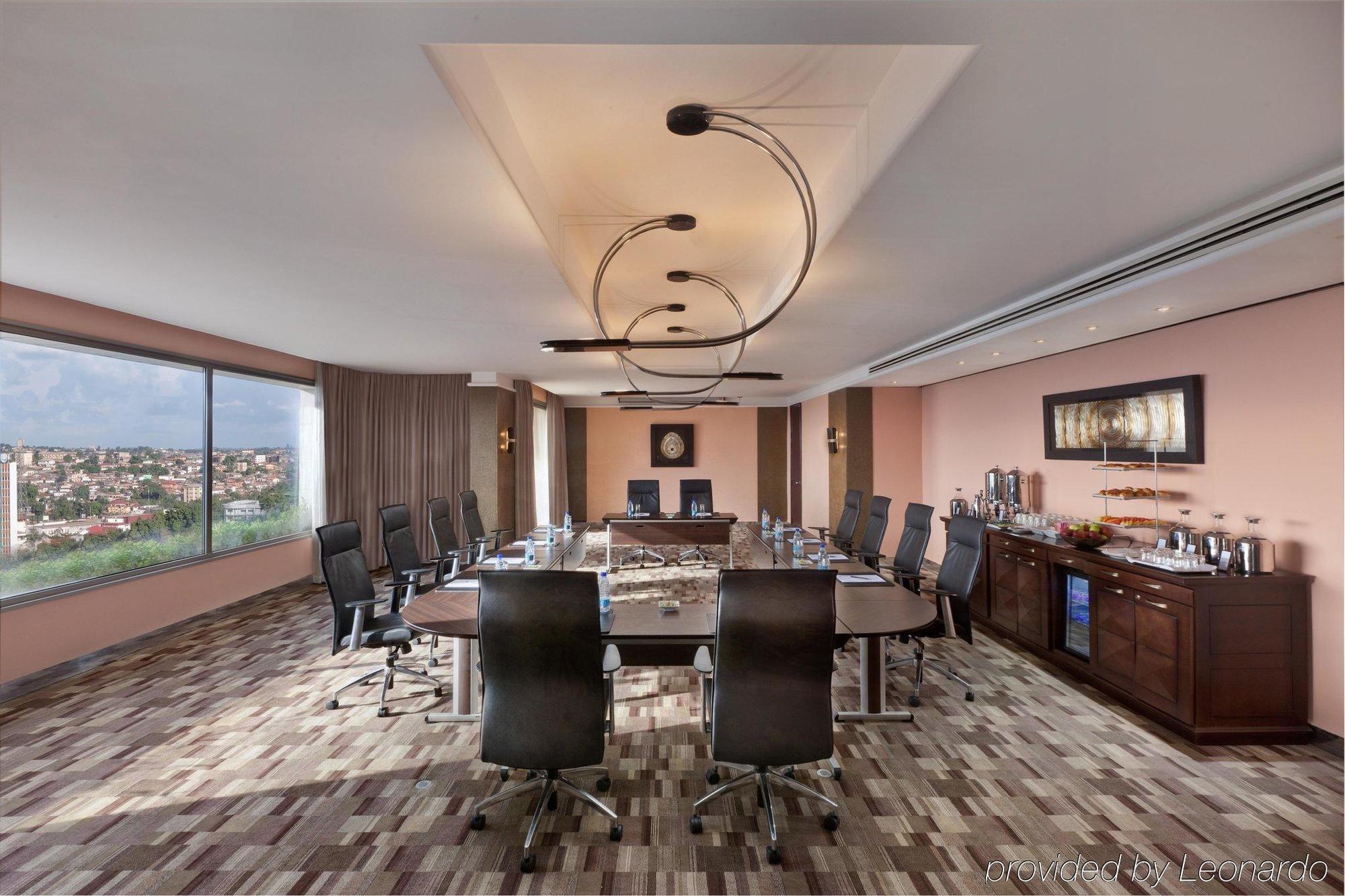Hilton Yaounde Hotell Business bild
