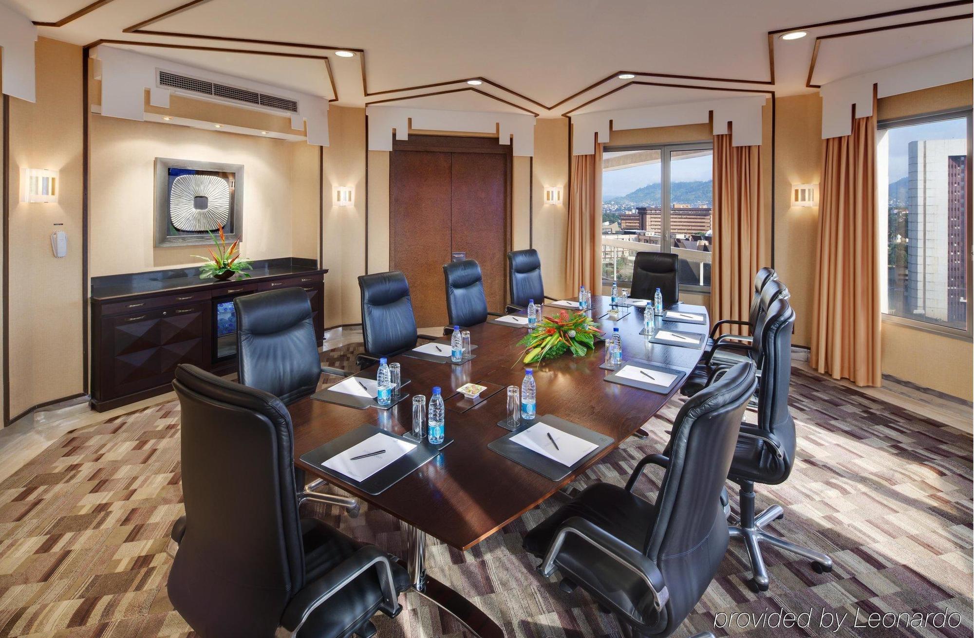 Hilton Yaounde Hotell Business bild