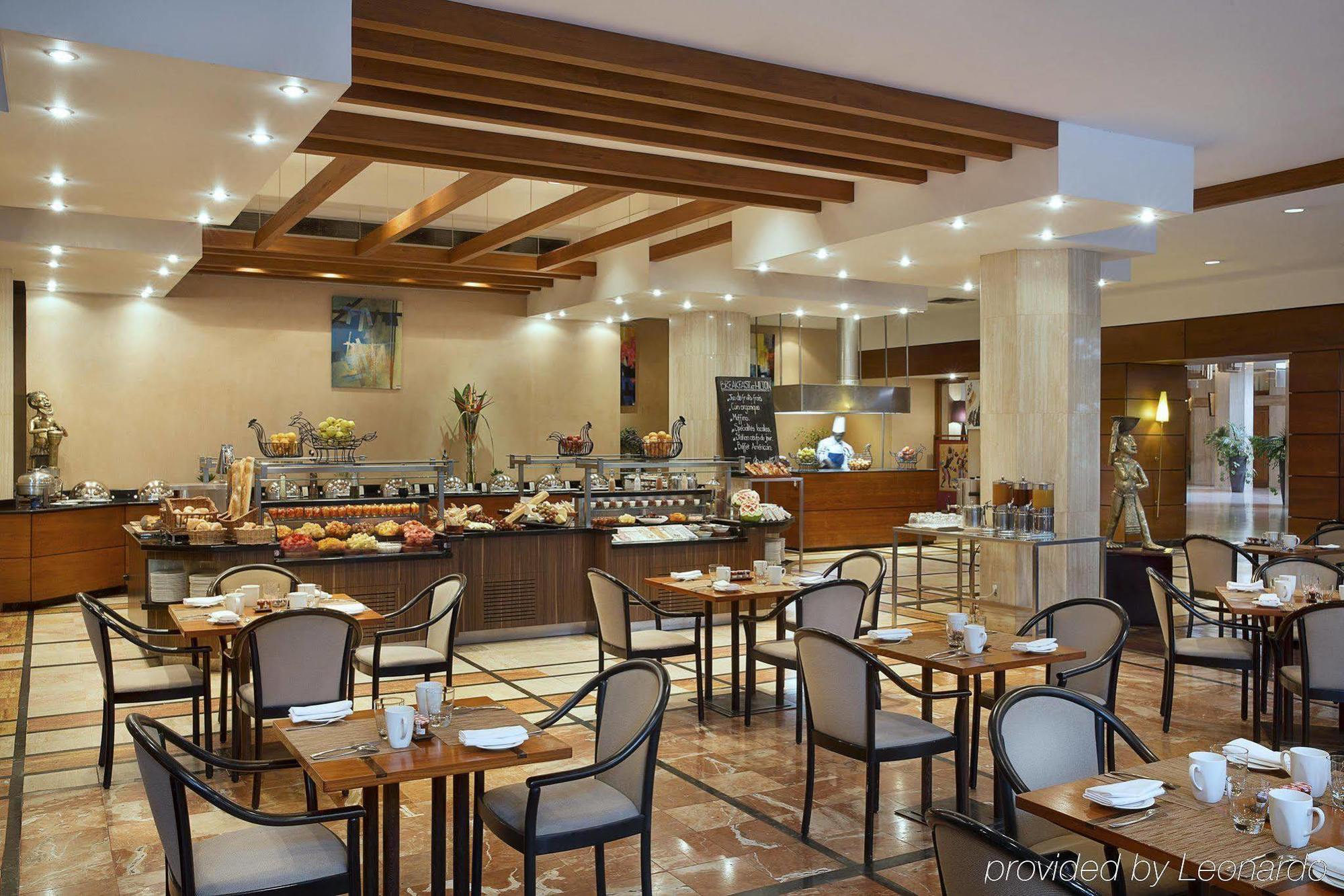Hilton Yaounde Hotell Exteriör bild