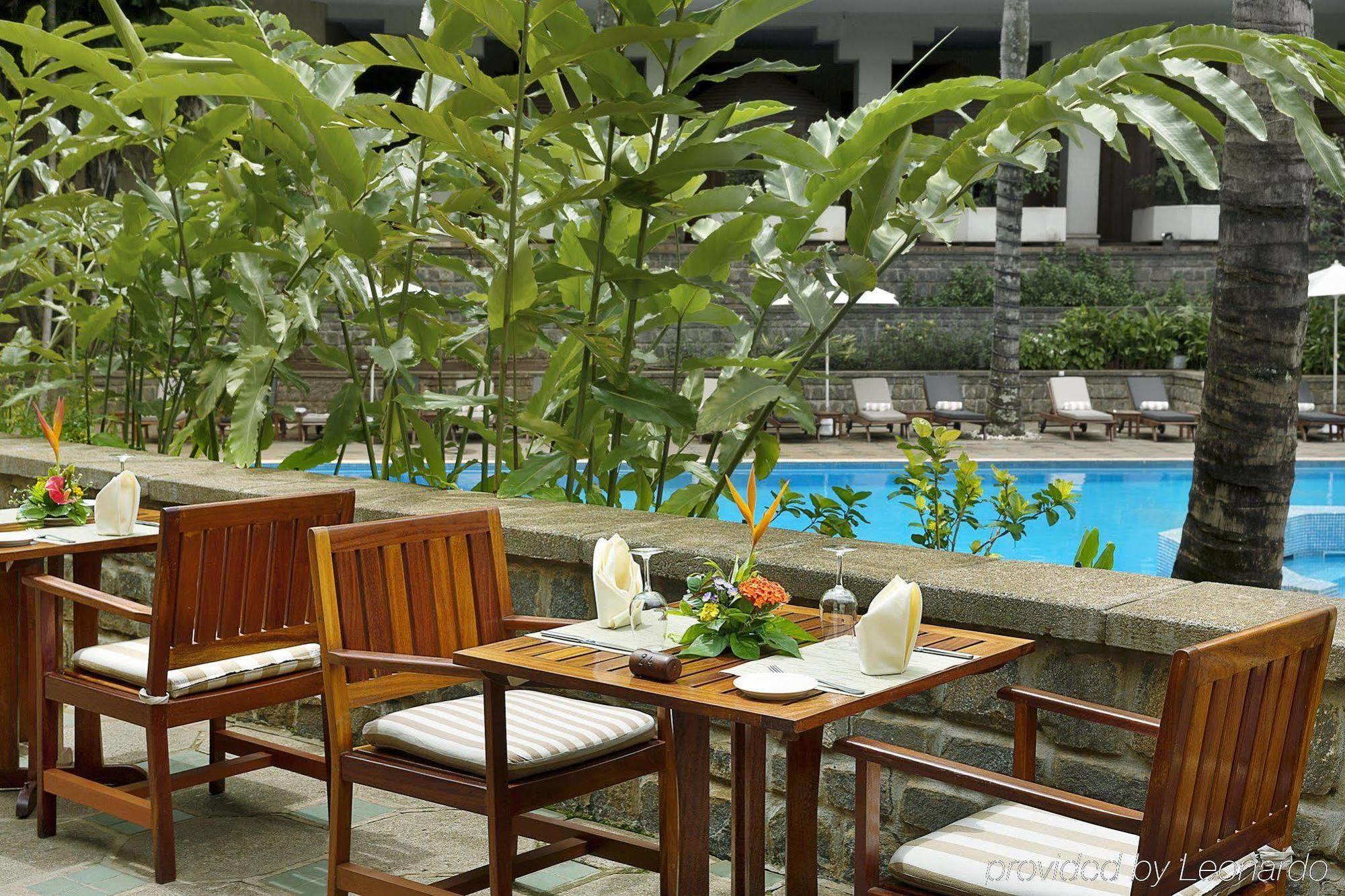Hilton Yaounde Hotell Exteriör bild