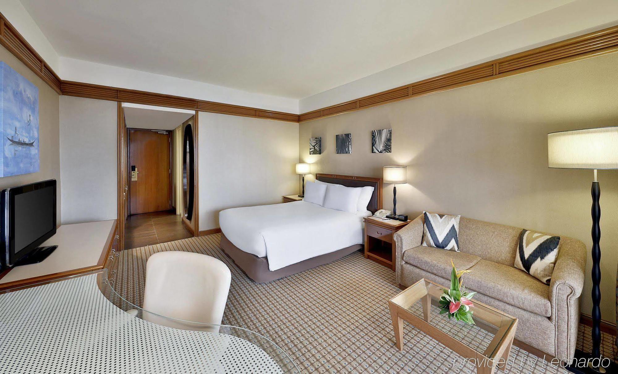 Hilton Yaounde Hotell Exteriör bild