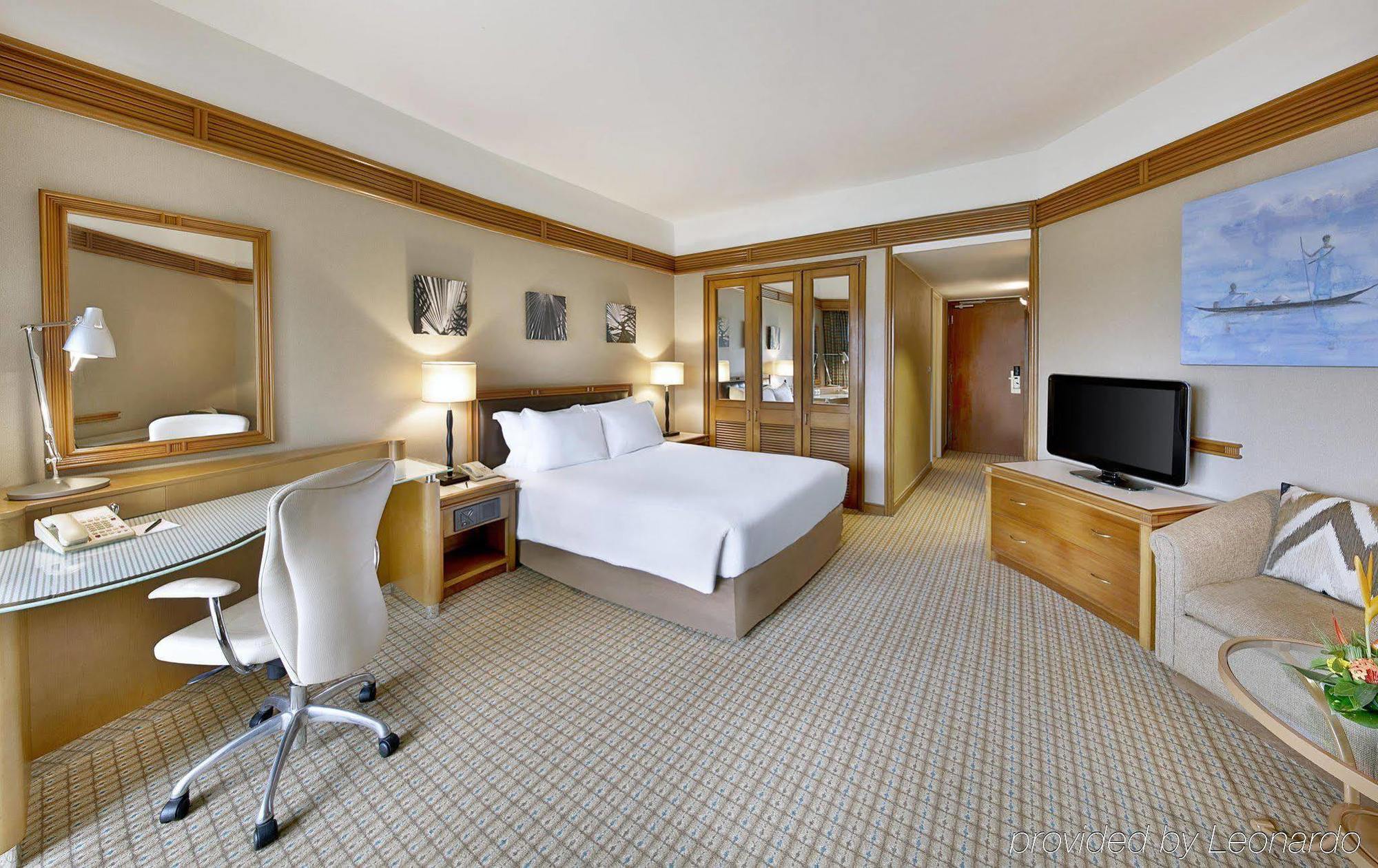 Hilton Yaounde Hotell Exteriör bild