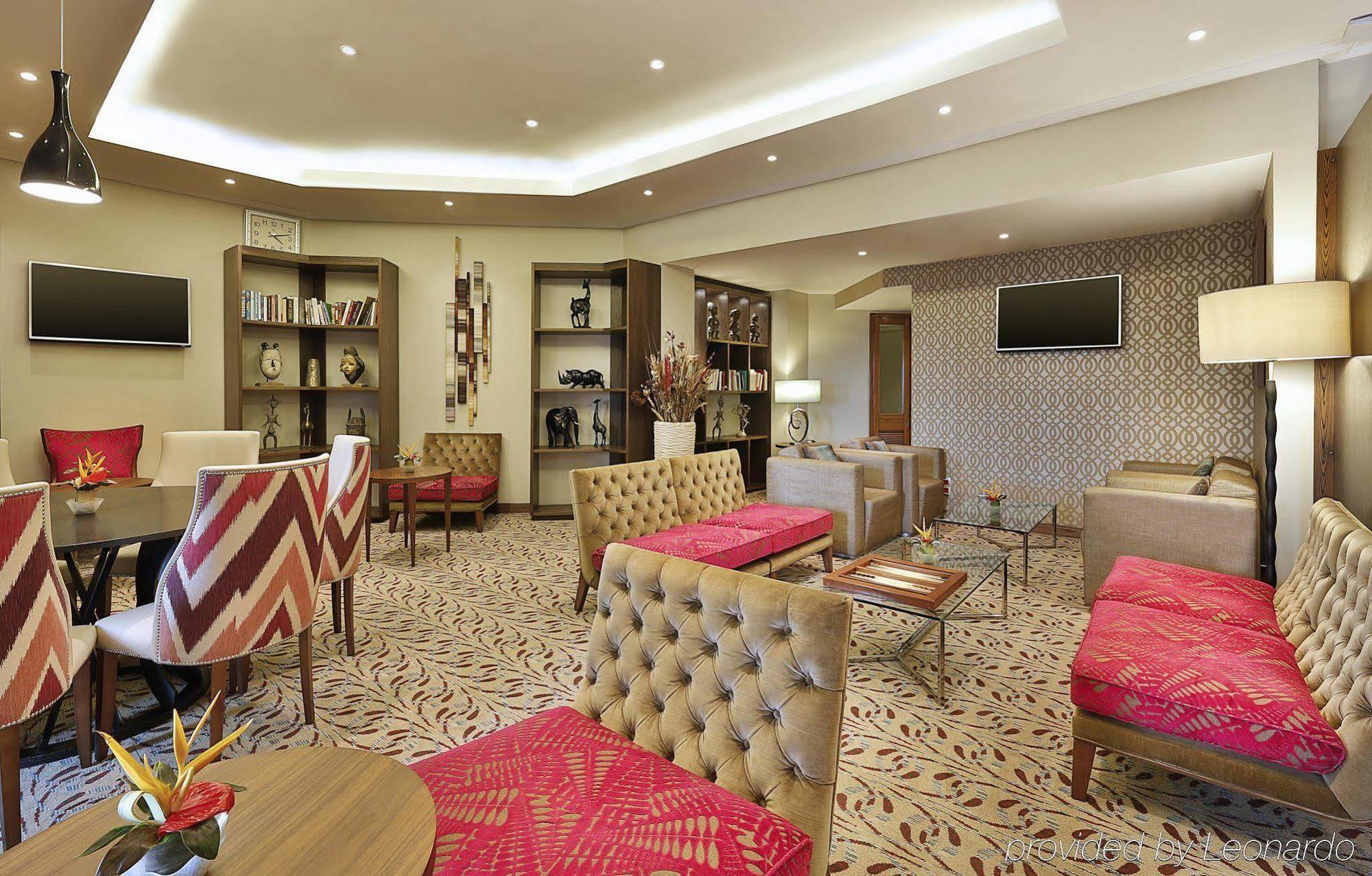 Hilton Yaounde Hotell Exteriör bild