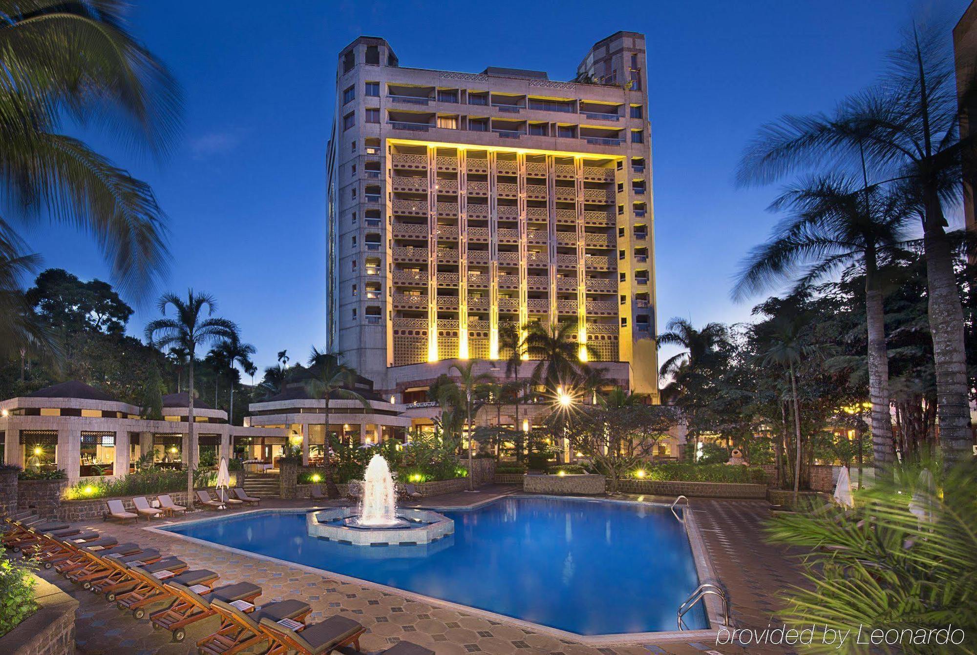 Hilton Yaounde Hotell Exteriör bild